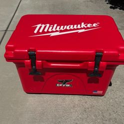 Orca Cooler 26qt Milwaukee