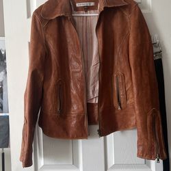Andrew Marc Leather Coat! (WMedium) 