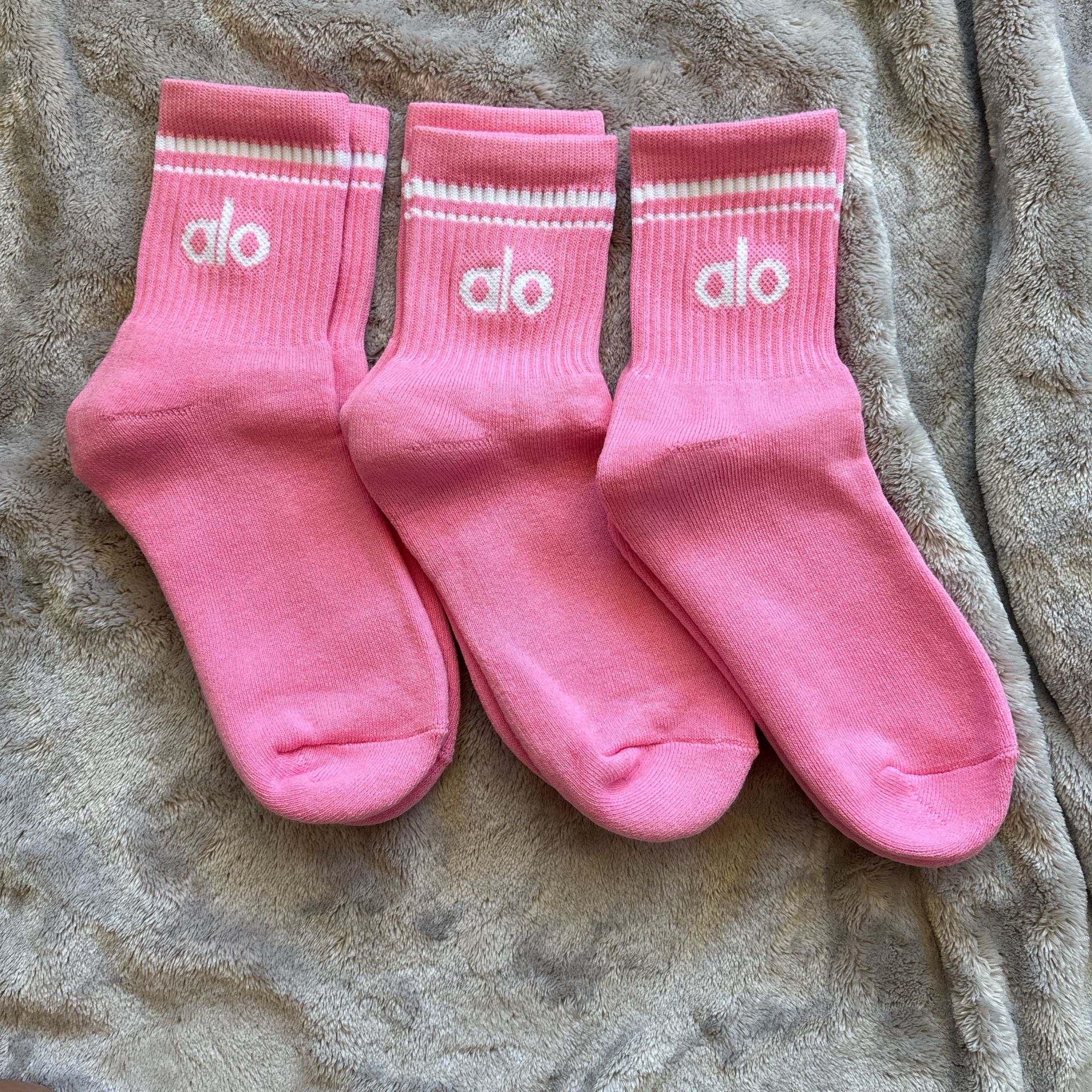 3 Pack Alo Yoga Unisex Throwback Socks Brand New