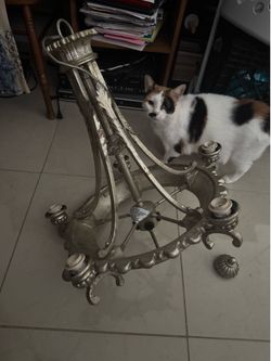 Elegant Chandelier light fixture in French Rococo Style