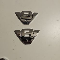  01-07 Ford Escape Fender Emblem