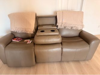 Living spaces zero gravity recliner