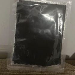 Black Lace Veil and Gloves (Description)