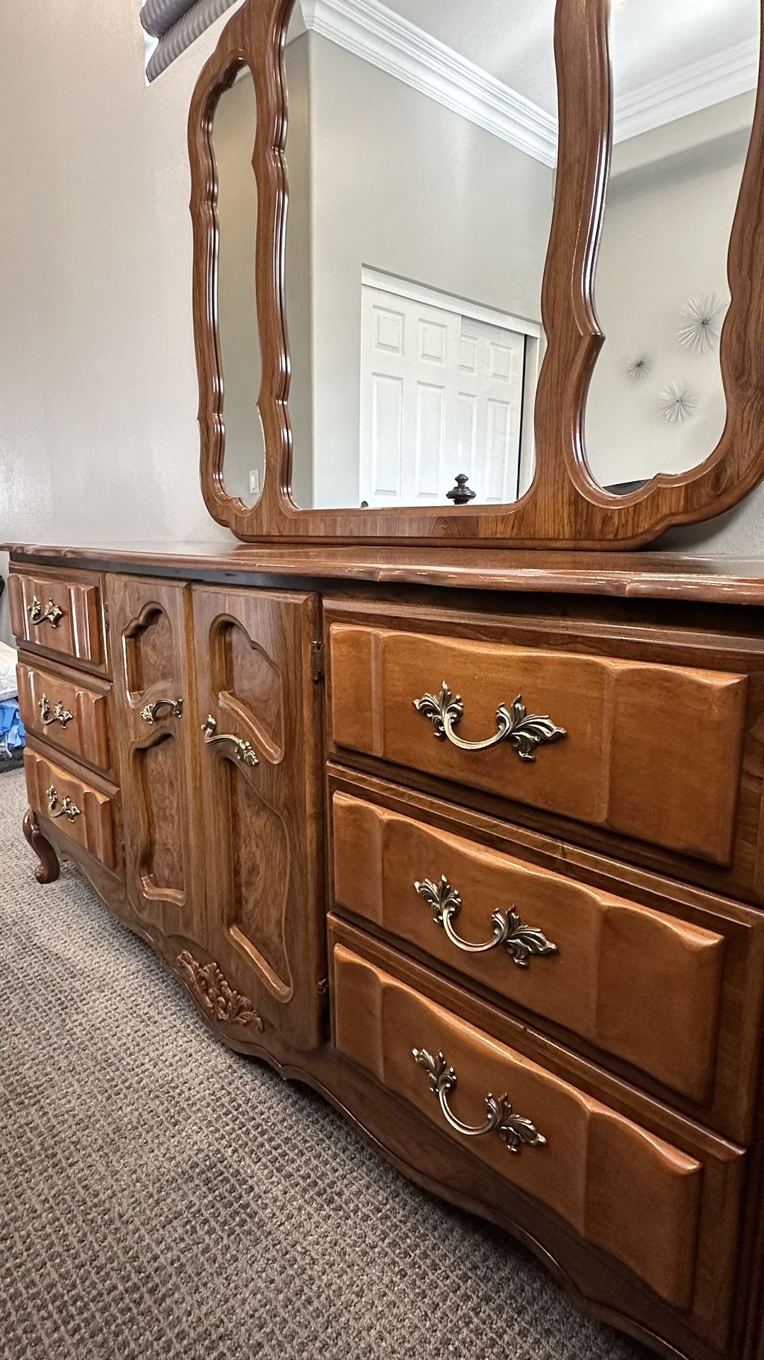 Beautiful Solid Wood Dresser with Mirror + 2 Matching Nightstands