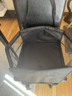In great condition, dogs car seat a little bigger than medium asking 20