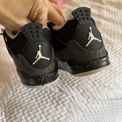 Kids Jordan 4s