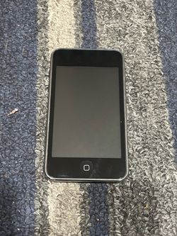 iPod touch 2nd gen 8gb with charger