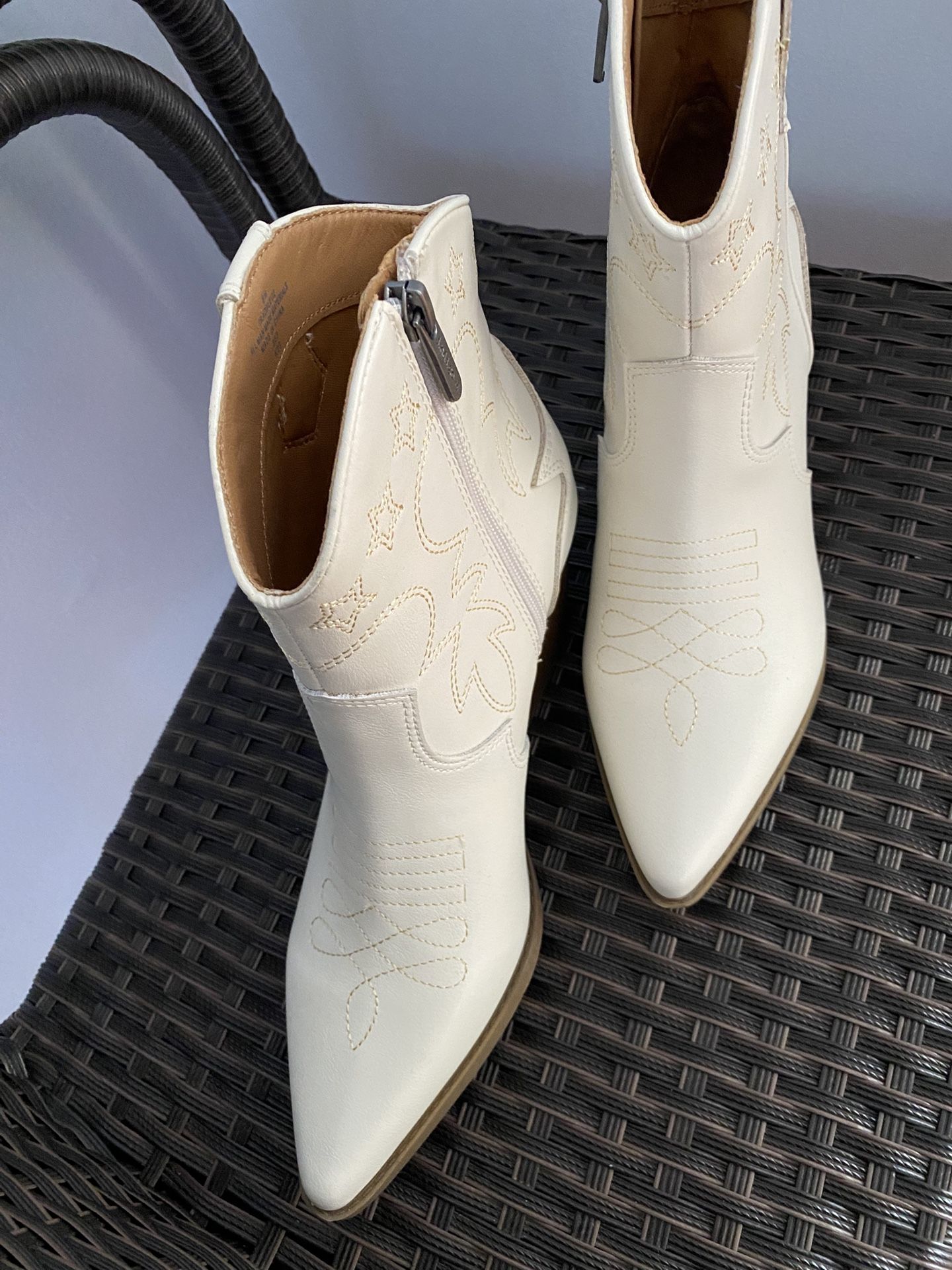 NEW Ladies Cowboy Boots- Size8