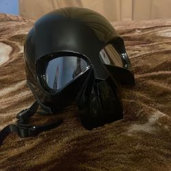 Peanut Helmet 
