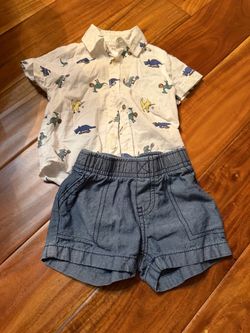 Baby boys carter’s dinosaur button down shirt shorts set. Size 3 months