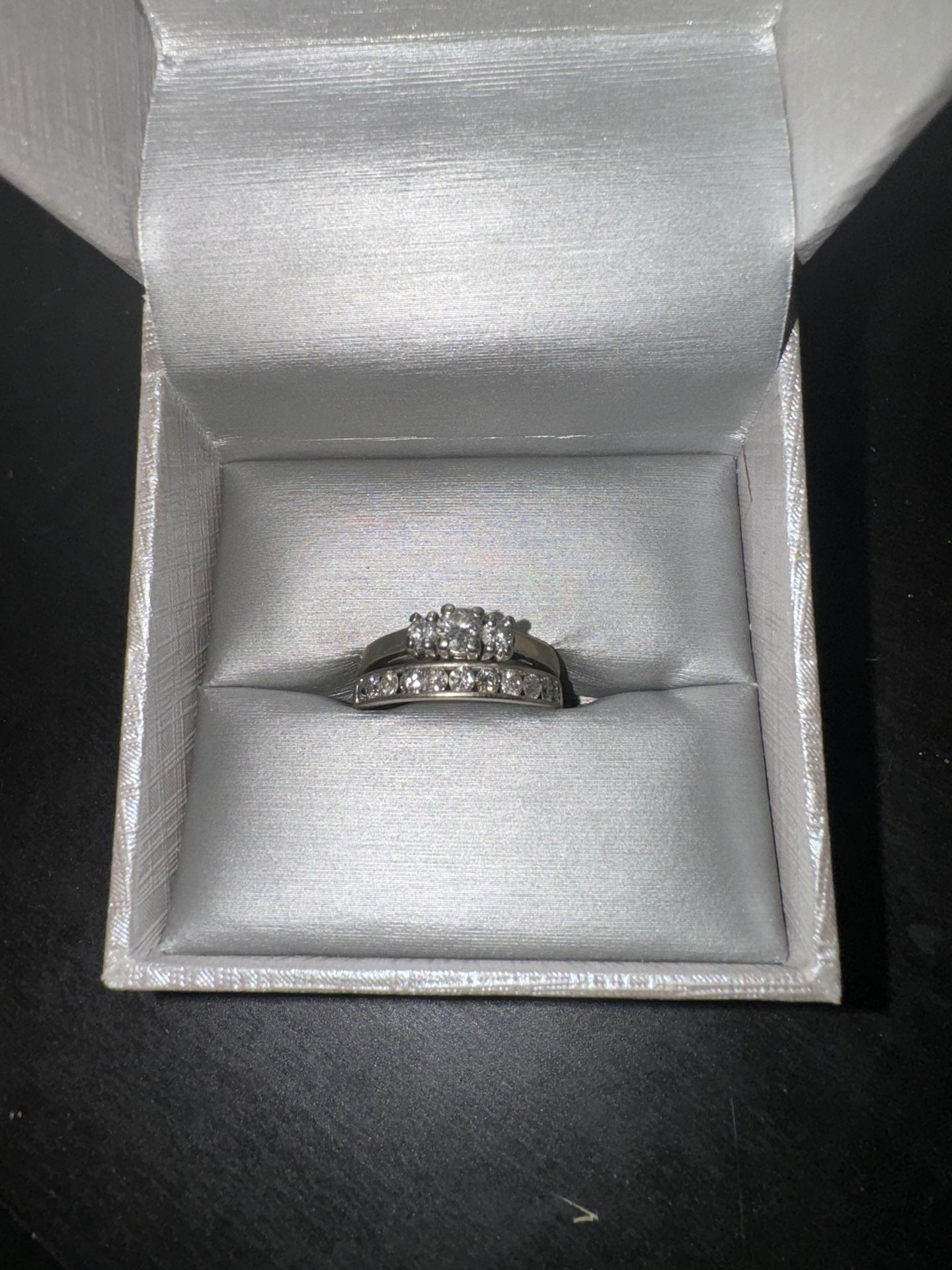 Women’s Diamond Wedding Ring Set