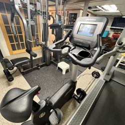Life Fitness Stationary Bike