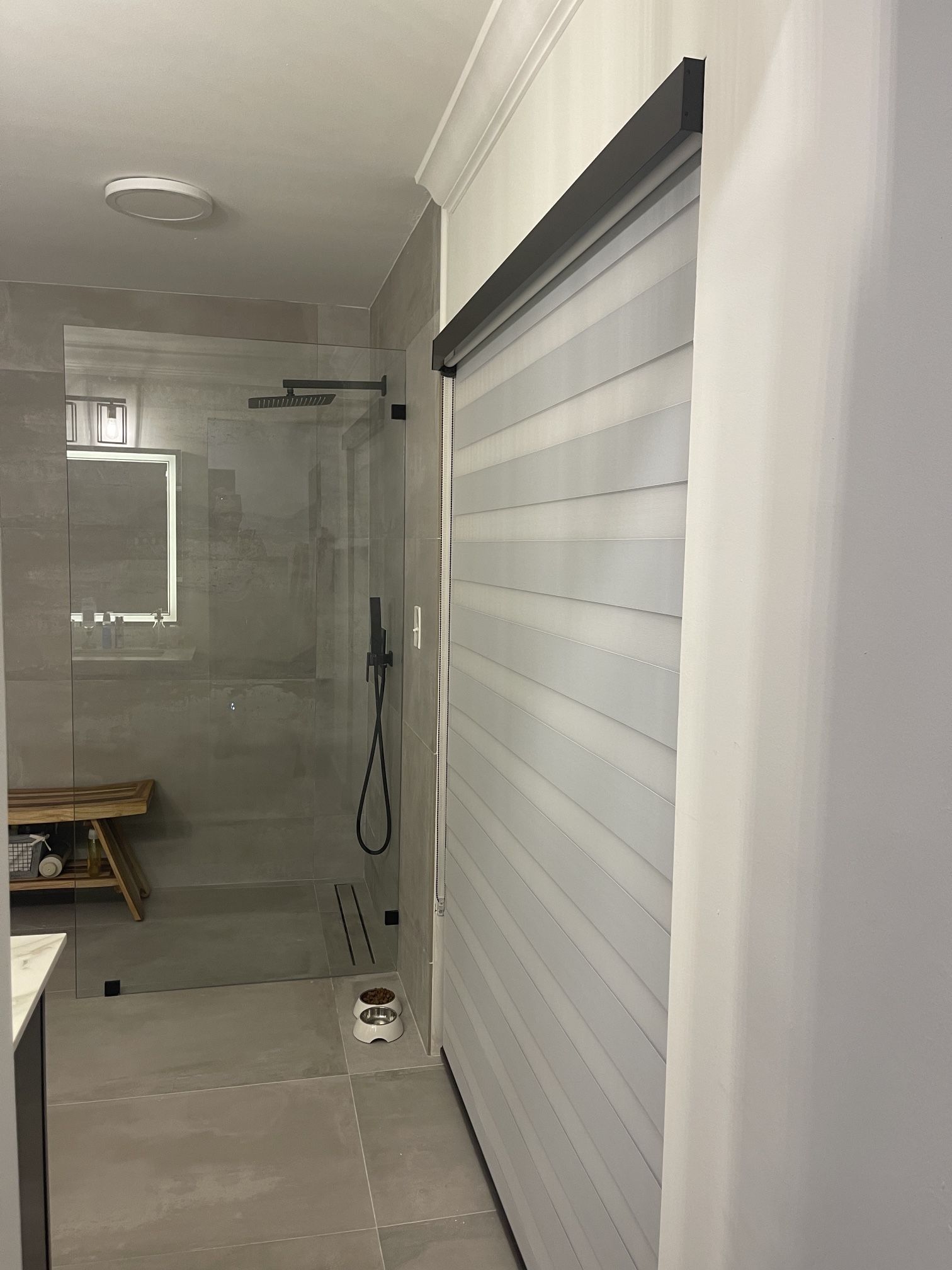 Zebra Blinds Roller Shades ( Persianas )