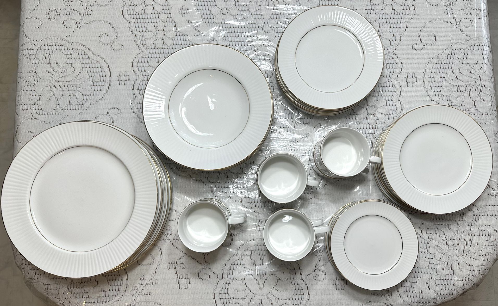 Gold Rimmed Dinner Set, Excellent Condition! Price Negotiable 