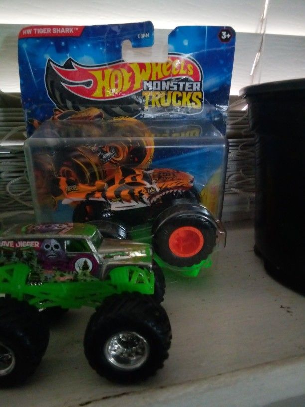 Hot Wheels Monster Trucks 2pc