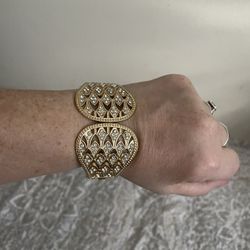 Beautiful Gold And Crystal Bracelet 