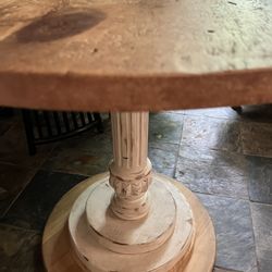 Table That Was In A Small Kitchen
