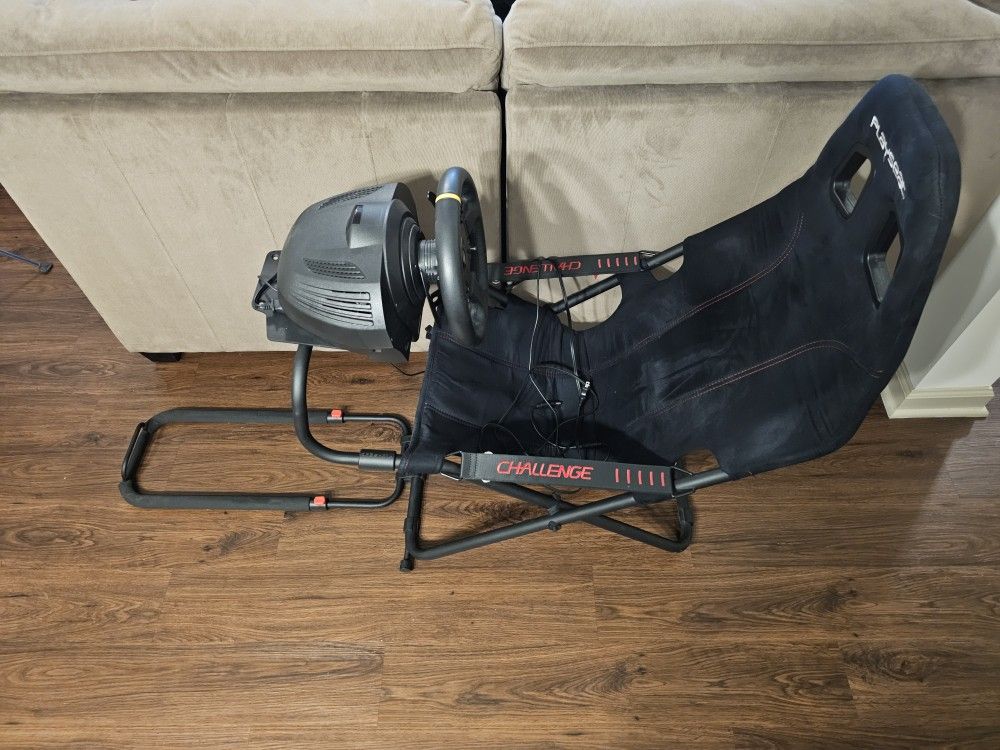 Thrustmaster TX Sim Racing Wheel and Playseat Challenge
