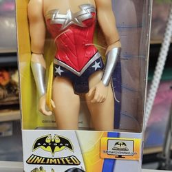 Wonder Woman Figurines (2)