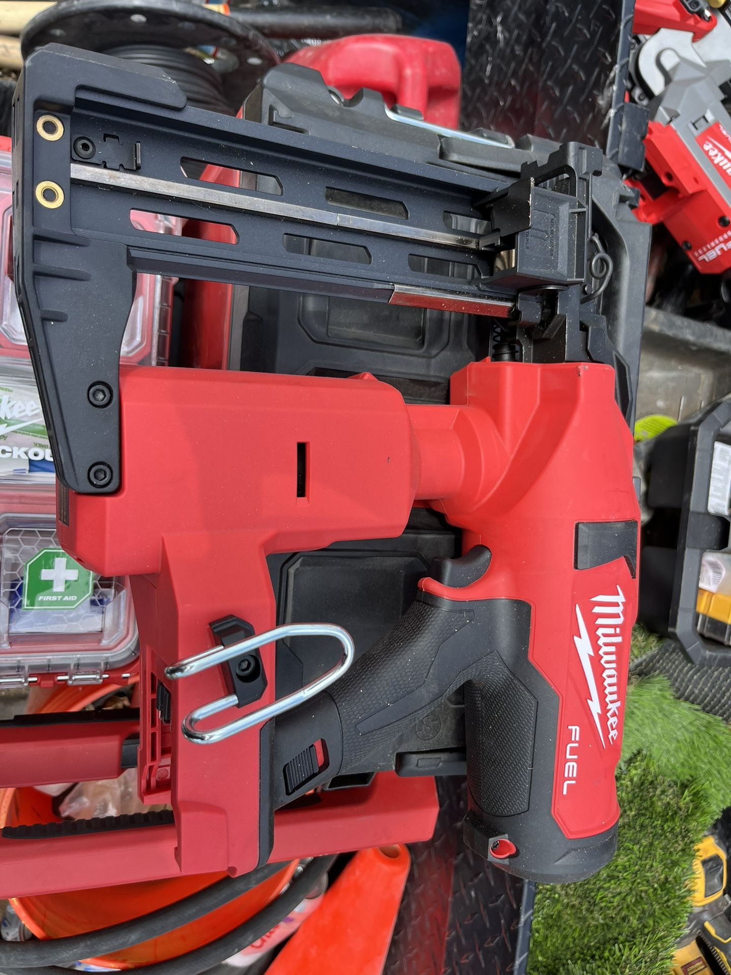 Milwaukee Fencing Gun