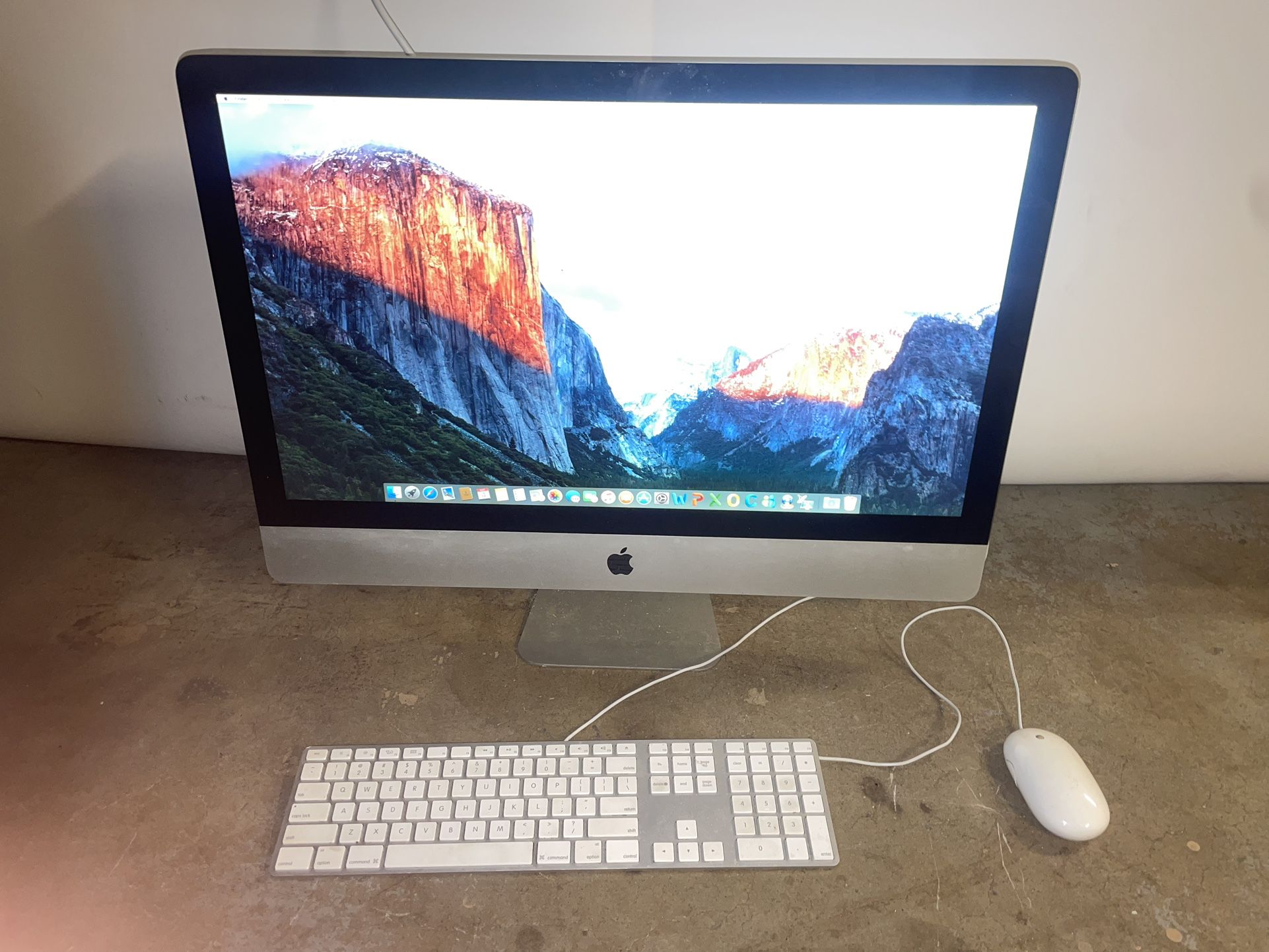 Apple iMac 27" (Mid 2011). Core i5 @ 2.70GHz. 8GB RAM. 1TB HDD. El Capitan. Office 2011