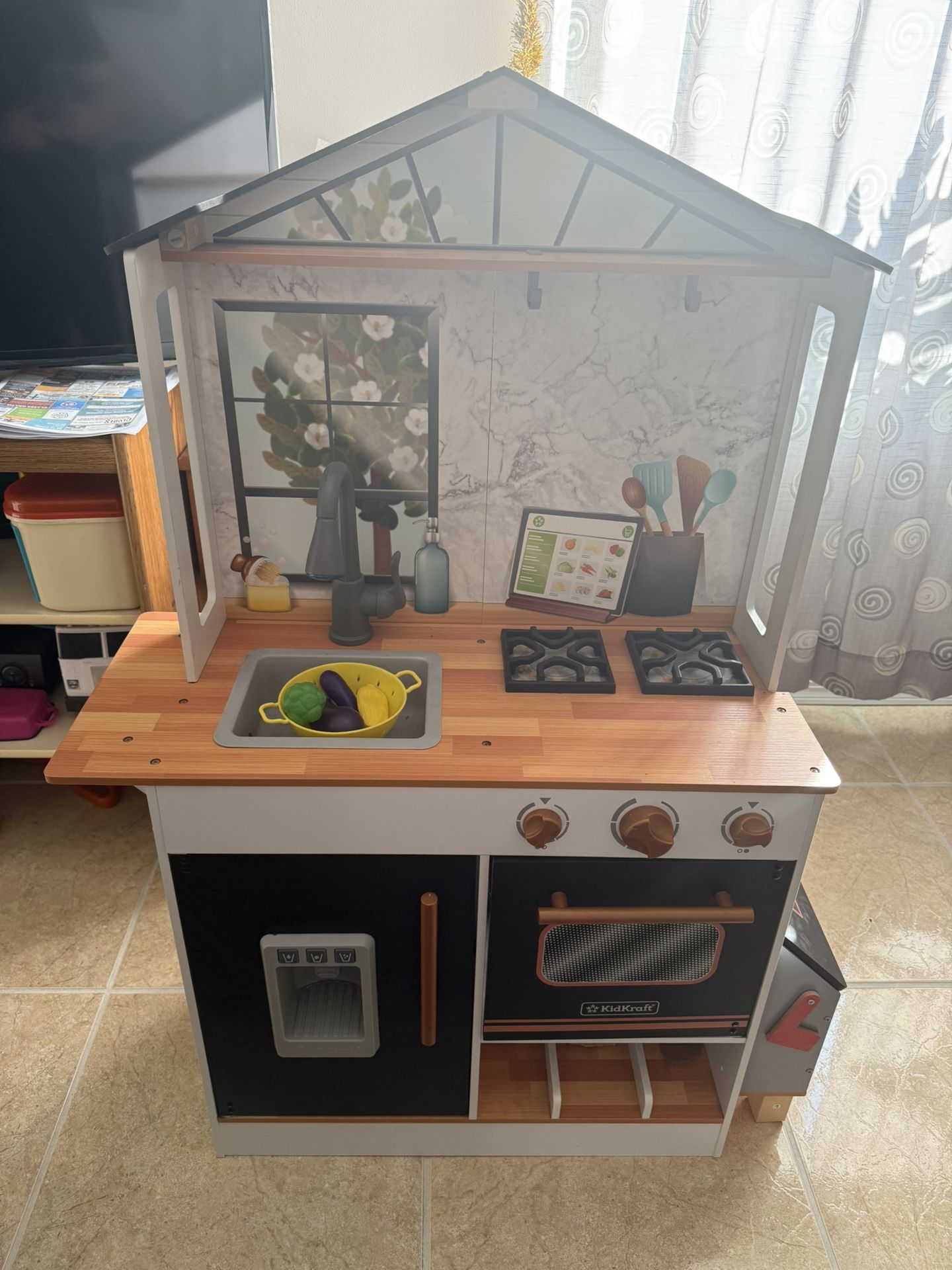 KidKraft Play Kitchen