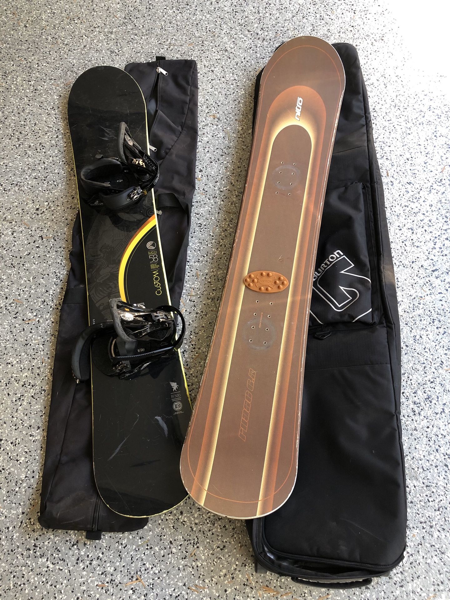 2 Snowboards, 2 bags