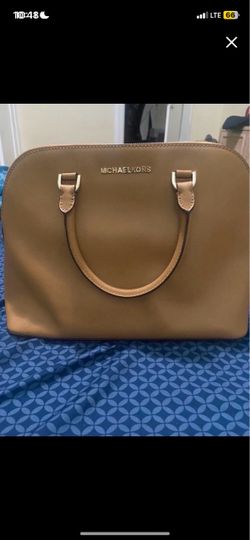 Micheal Kors Used Purse Color Acorn