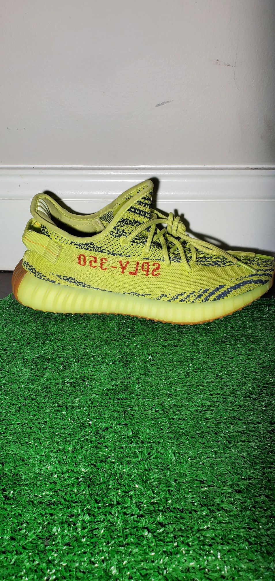 Yeezy 350 semi frozen