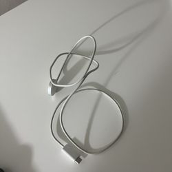 A Apple Watch Charger 