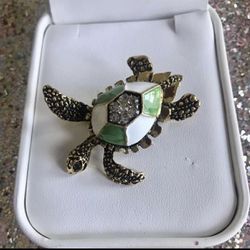 Gorgeous Turtle Brooch 