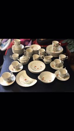 Mikasa Fine Ivory Margaux D1006 Japan. Dinnerware 57 pieces set beautiful