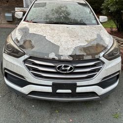 Hyundai 2018 , 118,000 Miles  $1,900