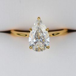 Solitary Engagement Ring 