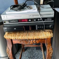 VHS / Disc Player 