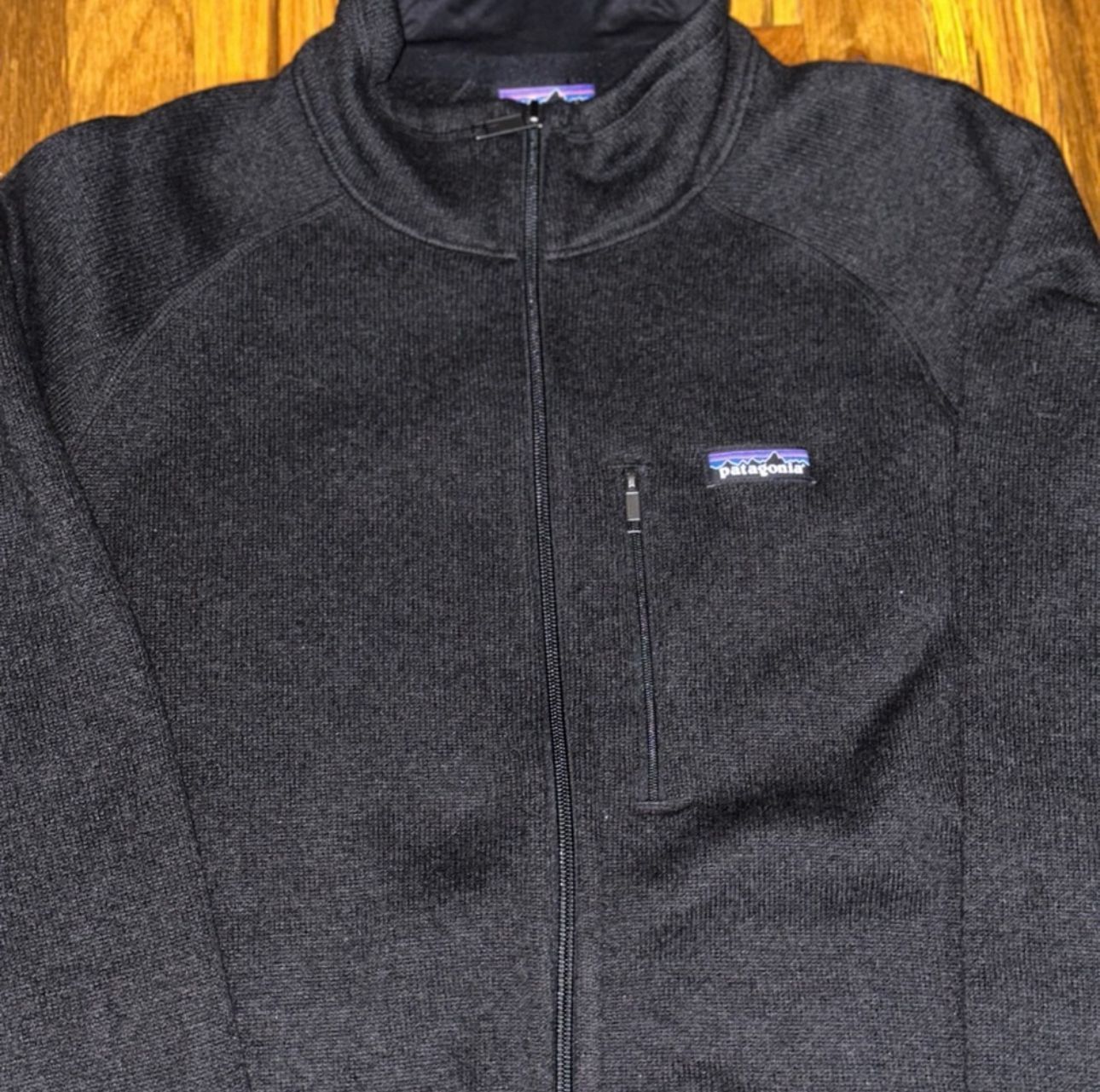1 Patagonia Sweater XL  1 Patagonia Jacket XL