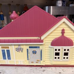 Bluey House and Characters