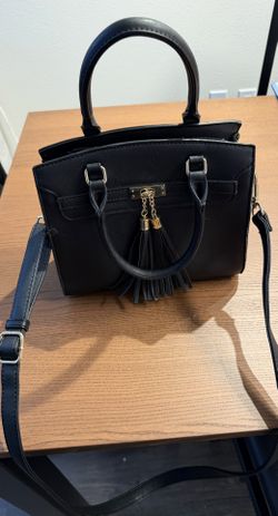 Black Handbag / Crossbody
