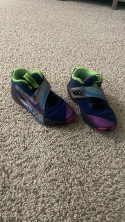Little kid Nike shoe size 13