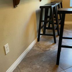 Bar/Counter stools Solid rubberwood. Set of four matching