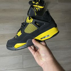 Yellow Thunder 4s (Sz 10)