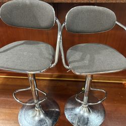 2 Bar Stools