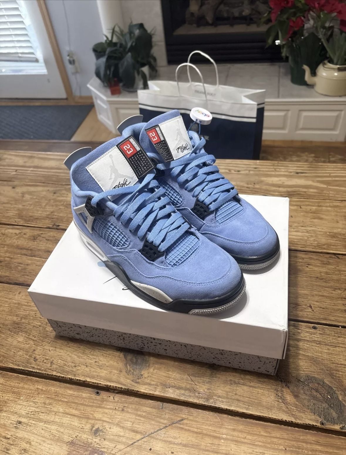 Jordan 4 University Blue
