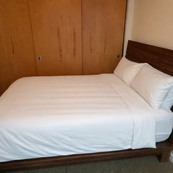 Solid Wood Japandi Platform Bed (Queen)