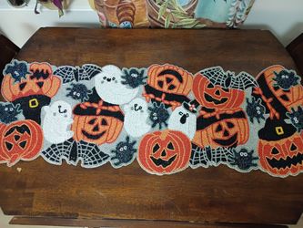 Beautiful Tahari Halloween beaded Table Runner