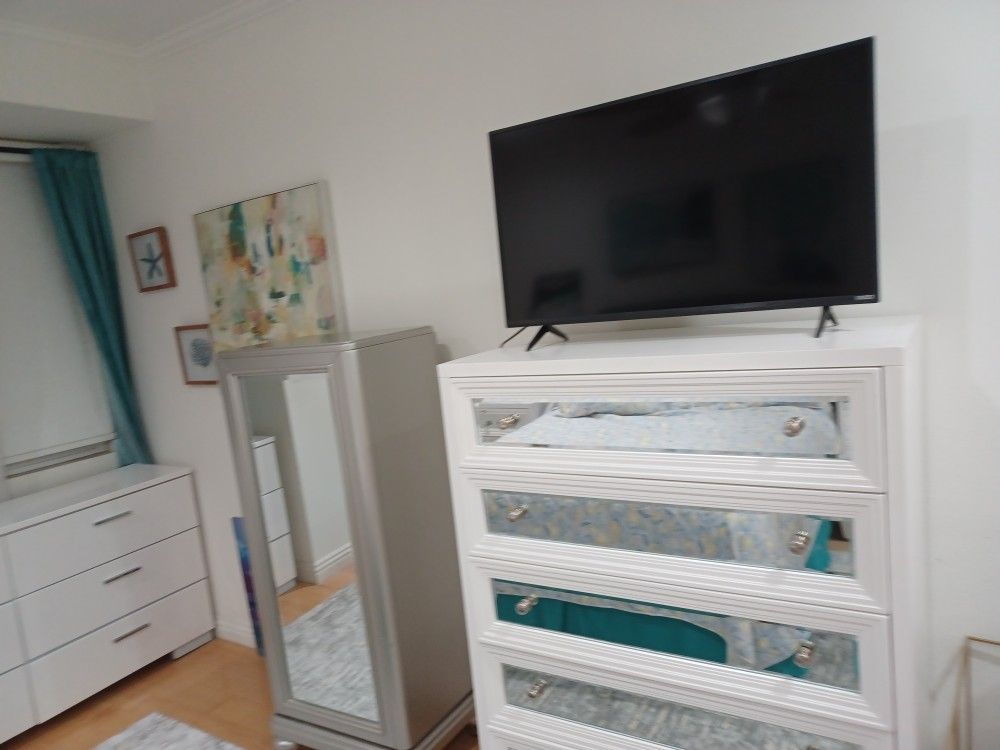 Dressers With Matching Night Stand