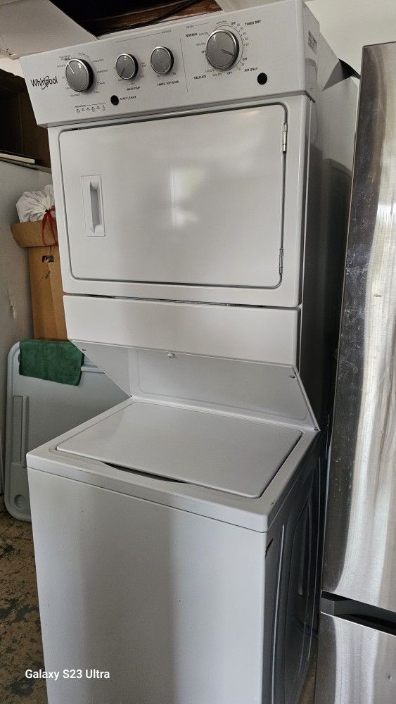Washer/Dryer Stackable 27"