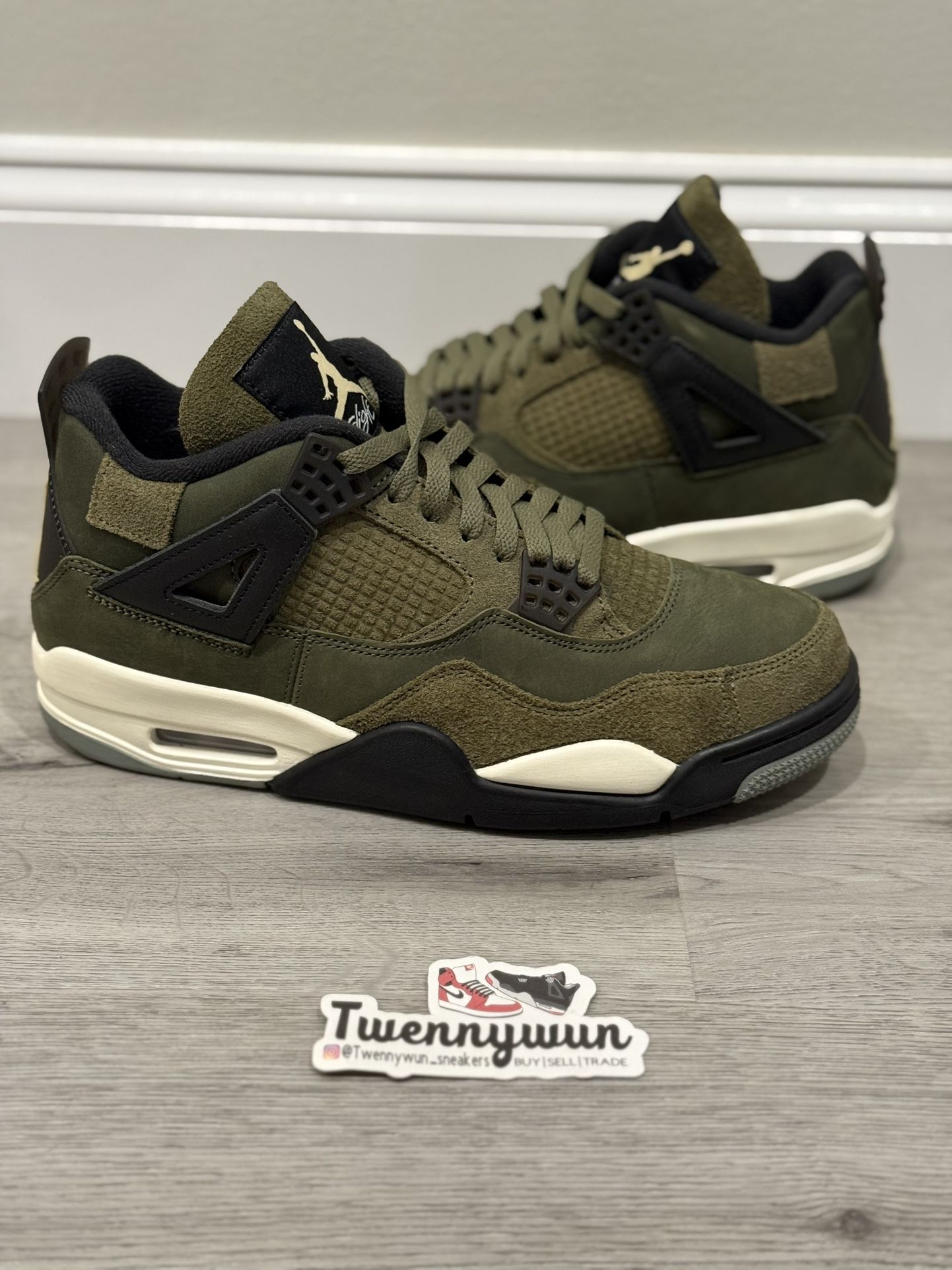 Air Jordan retro 4 Olive Craft Size 9.5 Tried On
