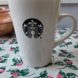 Starbucks 2015 Large Black/White Mermaid Logo 16 Oz Tall Coffee Cup Mug EUC 