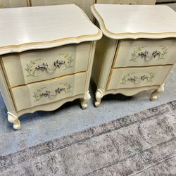 Vintage Broyhill French Pair Of Nightstands 